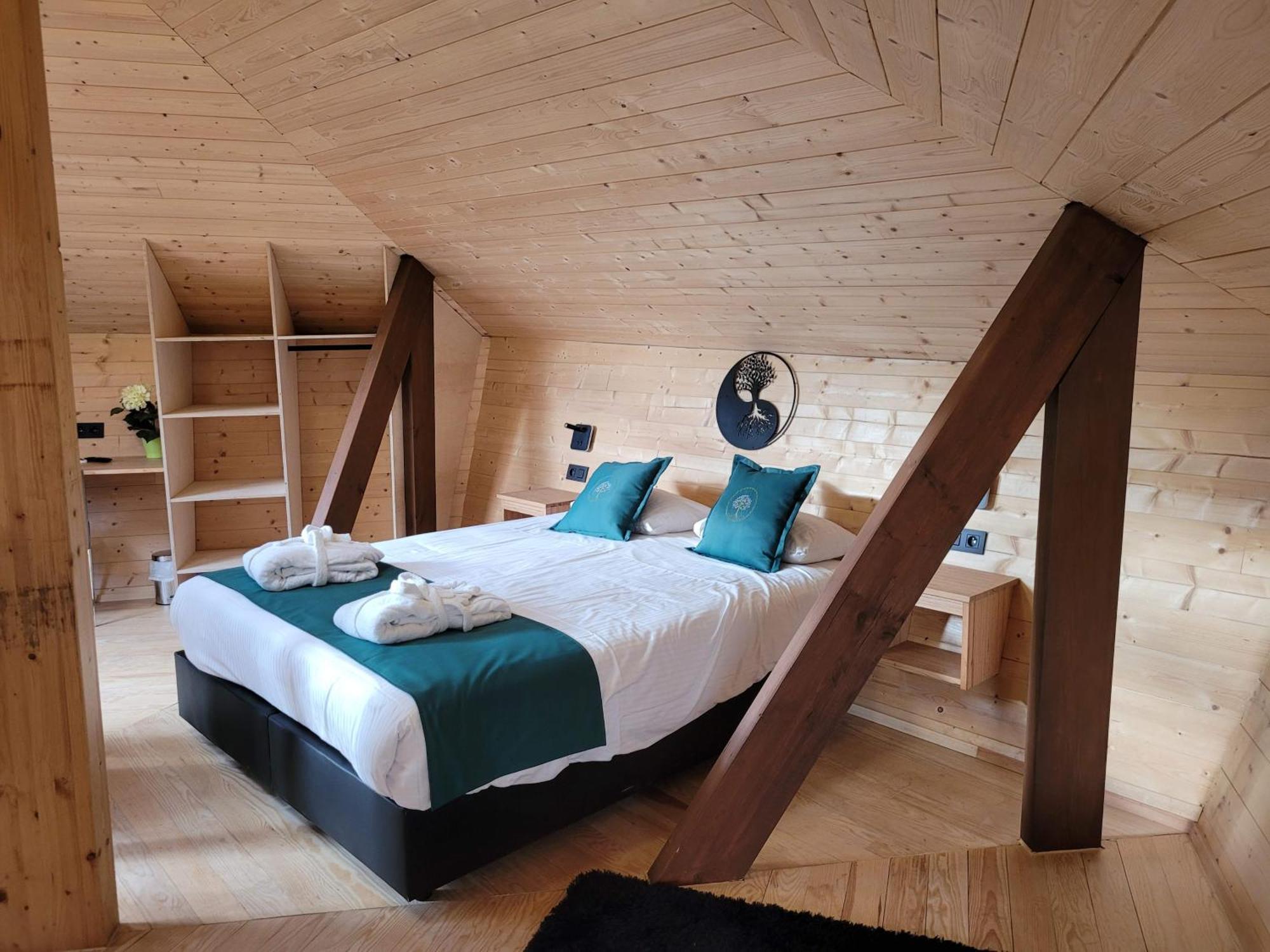 Utopia Village - Art & Nature Lodges Монс Екстер'єр фото